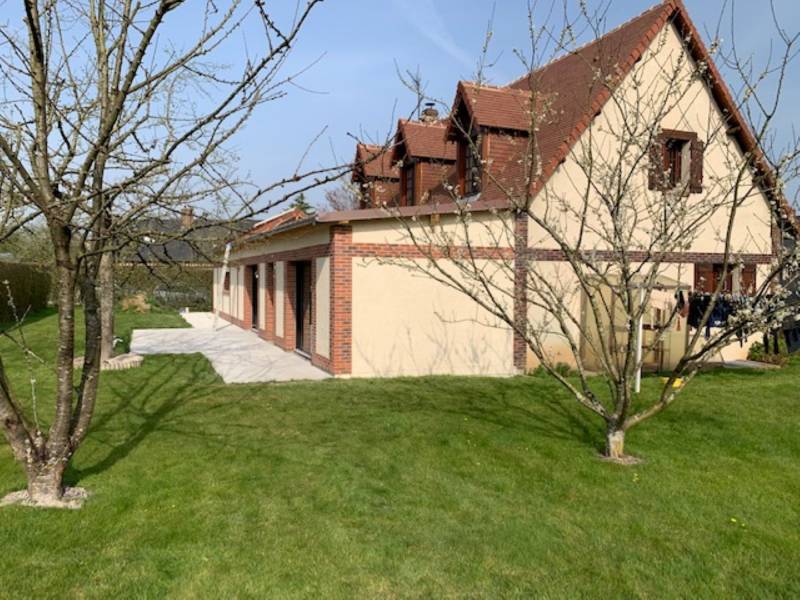 Agrandissement avec un style authentique à la maison individuelle à Terres de Caux