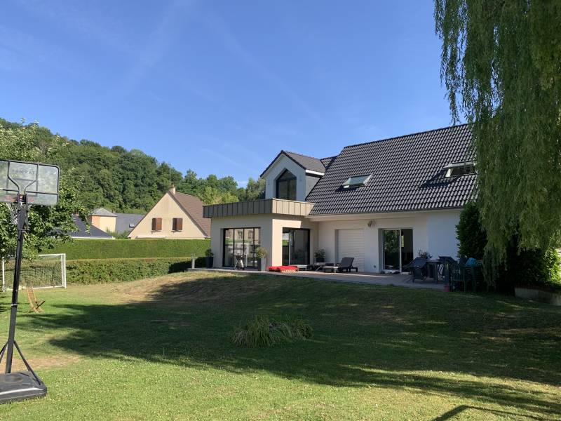 Extension d'une maison moderne avec un toit terasse à Rouen 76