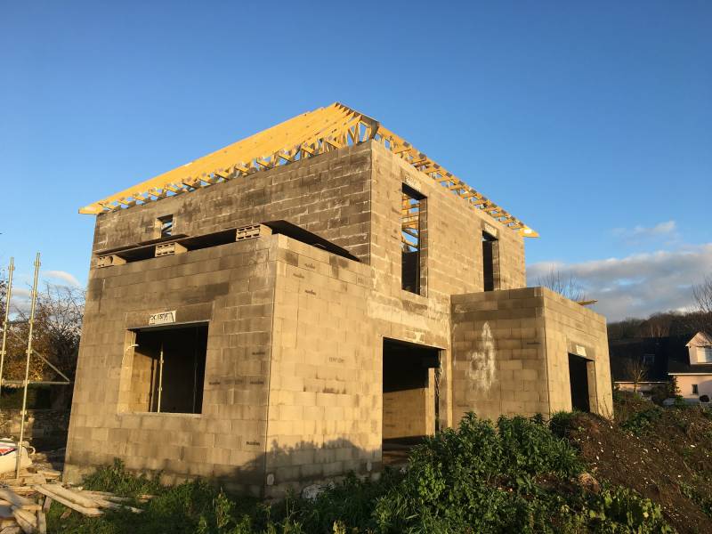 Construction d'une maison contemporaine sur mesure par nos artisans partenaires proche Duclair