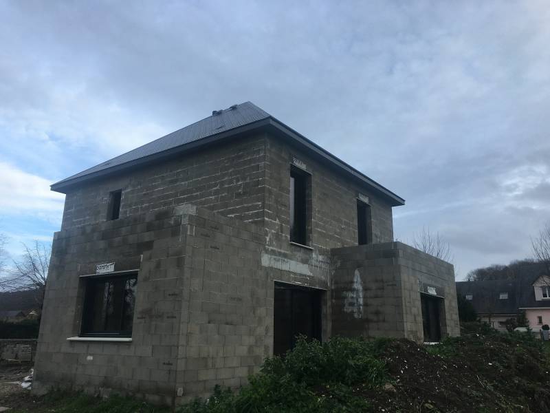 Construction d'une maison contemporaine sur mesure par nos artisans partenaires proche Duclair